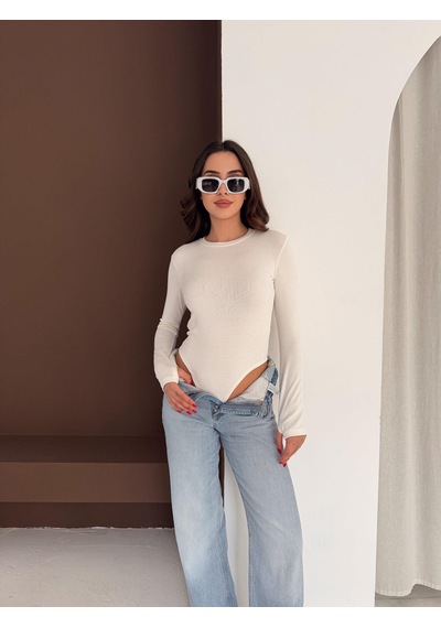 Elaxi Kadın Bisiklet Yaka Uzun Kollu Parmak Geçme Detaylı Altı Çıtçıtlı Full Likralı Buzzy Body Beyaz Elaxi Kadın Bisiklet Yaka Uzun Kollu Parmak Geçme Detaylı Altı Çıtçıtlı Full Likralı Buzzy Body Beyaz