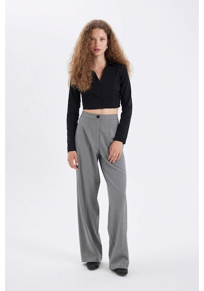 Defacto Siyah Fitted Vucuda Oturan Gömlek Yaka Fermuarlı Bengalin Uzun Kollu Crop Basic Düz Bluz C5037AX24AUBK27 Defacto Siyah Fitted Vucuda Oturan Gömlek Yaka Fermuarlı Bengalin Uzun Kollu Crop Basic Düz Bluz C5037AX24AUBK27