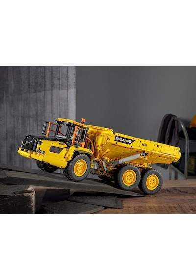 LEGO® Technic 42114 6X6 Volvo Mafsallı Kamyon 2193 Parça
