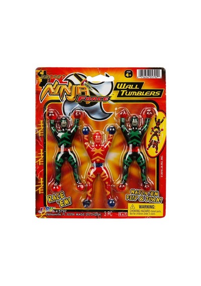 Duvara Yapışan Taklacı Ninja İle Ninja Kapışma Yarışı Başlasın