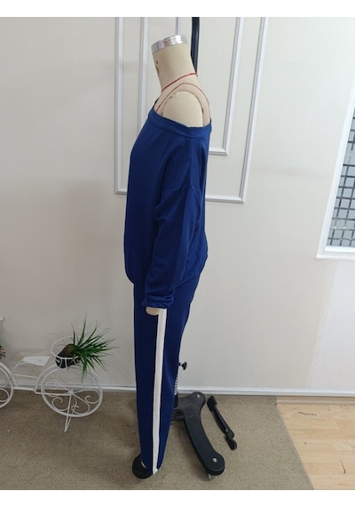 Kadın Tek Omuzdan Açık Uzun Kollu Viskon Iki Iplik Bluz Ve Yan Şerit Detaylı Pantolon Ikili Takım Lacivert