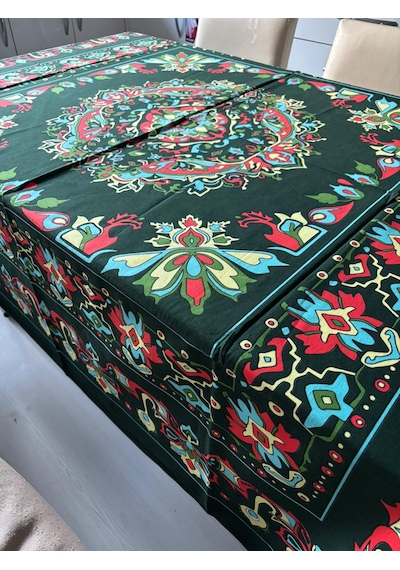 Kolay Temizlenebilir Renkli Cıvıl Cıvıl Desenli Masa Örtüsü 170x170 Cm Yeşil B