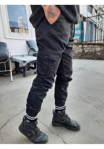 Haki Slim Fit None Denim Yandan Cepli Bel Bağcıklı, Paçaları Lastikli Erkek Kargo Pantolon Siyah Haki Slim Fit None Denim Yandan Cepli Bel Bağcıklı, Paçaları Lastikli Erkek Kargo Pantolon Siyah