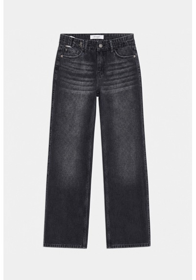 Kadın Koyu Füme 2w6-1 Straight Fit Kemer Detaylı Tasarım Denim Jean