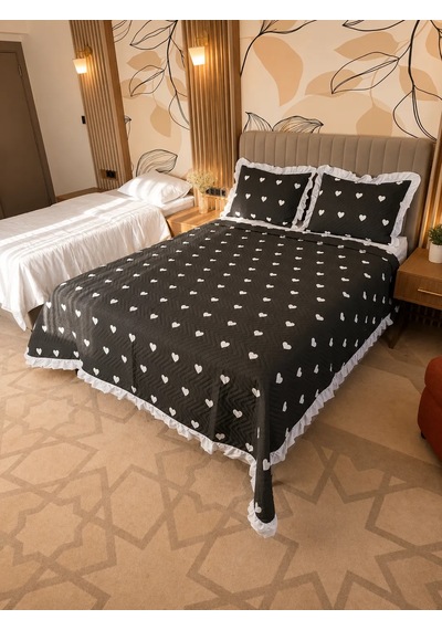 Fırfırlı Kalpli Yatak Örtüsü Çift Kişilik Siyah-beyaz