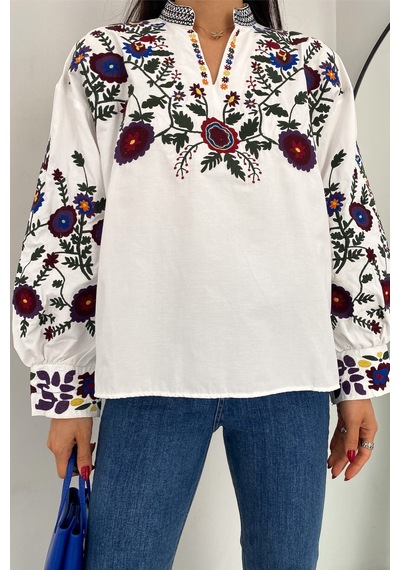 Femelle Kadın Yeni Sezon Dik Yaka Komple Nakış İşlemeli Tasarım Vintage Pamuklu Bluz Beyaz Femelle Kadın Yeni Sezon Dik Yaka Komple Nakış İşlemeli Tasarım Vintage Pamuklu Bluz Beyaz