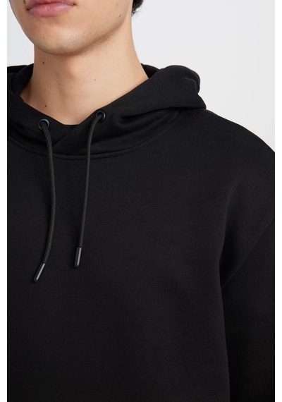 DeFacto Regular Fit Kapüşonlu Kanguru Cepli İçi Yumuşak Tüylü Basic Düz Sweatshirt X8283AZ25SPBK81