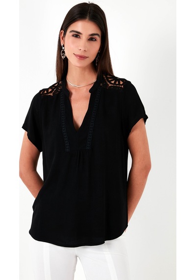 Lela Güpür Detaylı % 100 Pamuk Regular Fit V Yaka Bayan Bluz 611Bz0286 Siyah