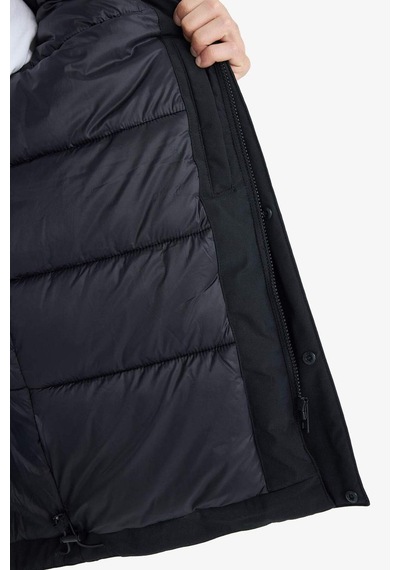 Defacto Su İtici Regular Fit Kapüşonlu Fermuarlı İç Cepli Cebi Pelüşlü Mont E9248ax25wnbk27 Siyah-bk27