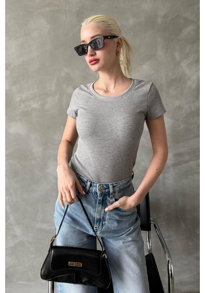 Gri Geniş Yaka Fittili Basic Kadın T-shirt Mg2293 Gri