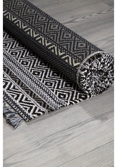 Siyah Renkli Kaymaz Tabanlı Yıkanabilir Makine Dokuma Kilim-326