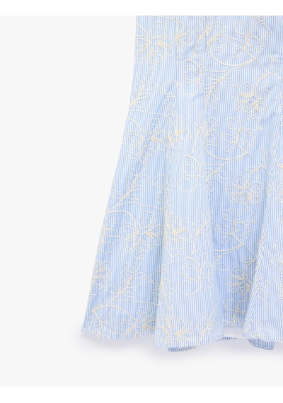 Koton Brodeli Floral Nakış Detaylı Slim Fit Sırt Dekolteli Halter Yaka Çizgili Mini Elbise Mavi Çizgili 6sak80136ew