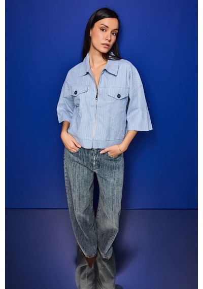 Kadın Mavi Renk Oversize Cep Detaylı Özel Tasarım Denim Ceket