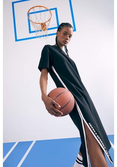 Defacto NBA Los Angeles Lakers Oversize Geniş Kalıp Kısa Kollu Pike Midi Elbise B9962AX24SM Siyah