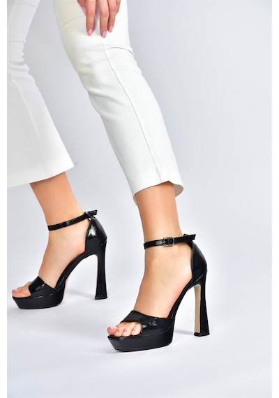 Fox Shoes Siyah Rugan Topuklu Kadın Ayakkabı K404580108