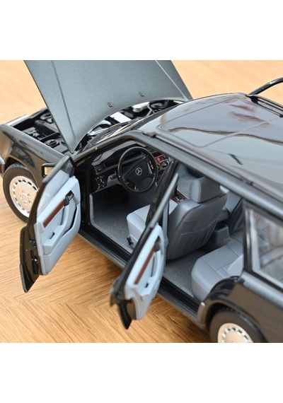 Norev 183960 1/18 Mercedes-benz 300 D T-modell 1990 Blueblack Metallic