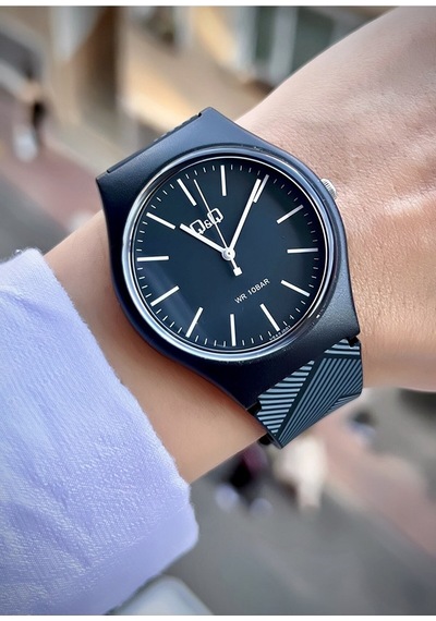 Q&Q Qcg5291 Su Geçirmez Silikon Kordonlu Unisex Kol Saati