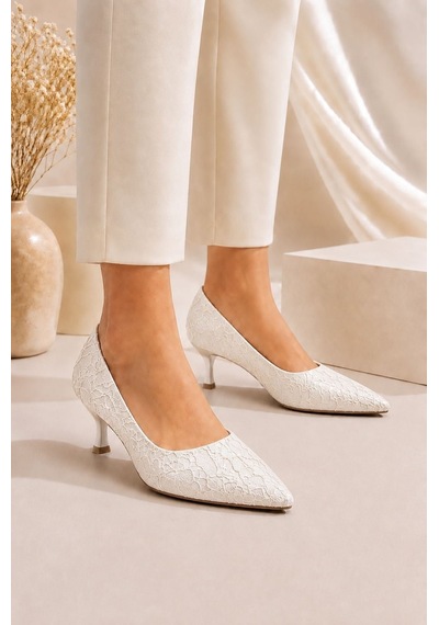 Dabab Shoes Leyla Kadın Beyaz Sivri Burun Dantel Desenli 5 Cm İnce Topuklu Stiletto Ayakkabı Dabab Shoes Leyla Kadın Beyaz Sivri Burun Dantel Desenli 5 Cm İnce Topuklu Stiletto Ayakkabı