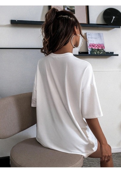 Flood Of Style Kadın Beyaz Chicago Baskılı Düşük Omuz Oversize Bisiklet Yaka T-shirt