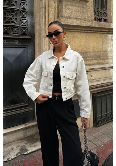 Beyaz Çift Cep Denim Crop Ceket Bcdf-255419 Çok Renkli