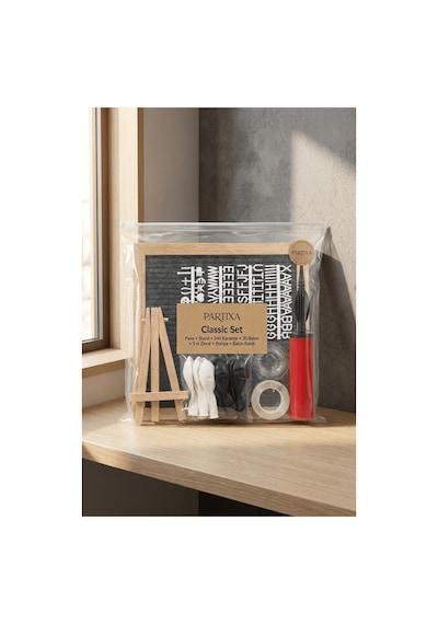 Siyah Beyaz Şık Doğum Günü Süsleme Classic Set Koyu Gri Keçe Yazı Panosu Standlı Pompa Balon Zincirli Çocuk
