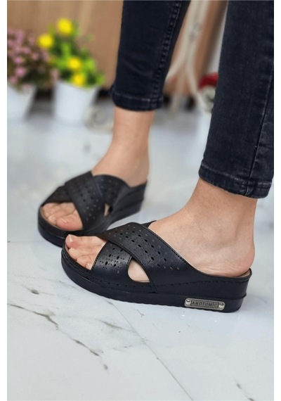 Neon Shoes Kadın Günlük Hasır Desenli Terletmeyen Anatomik Ortopedik Taban Anne Dışarı Ev Terliği 001