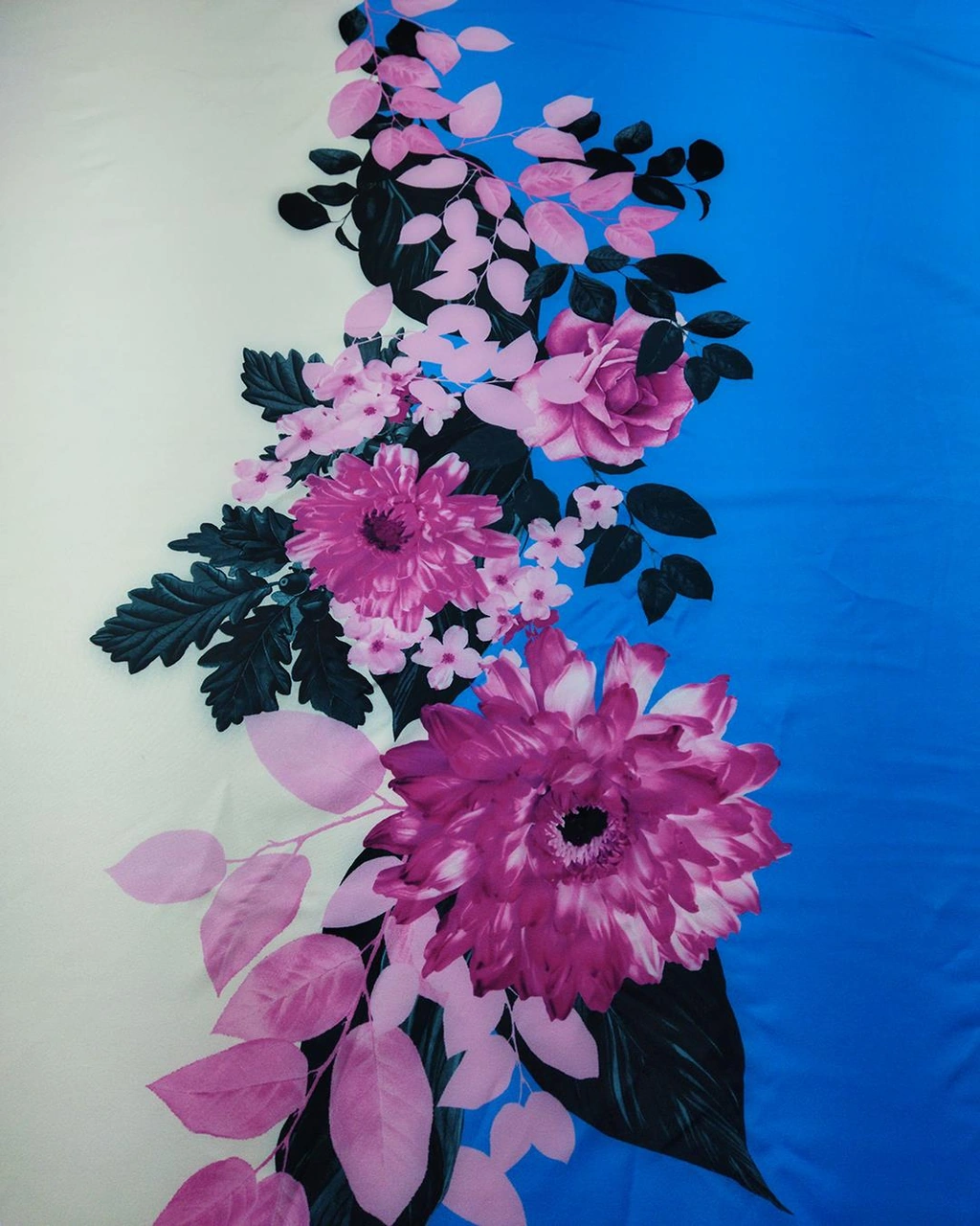 Dolgun Krep Çiçek Desenli En 150 Cm X Boy 125 Cm -2917