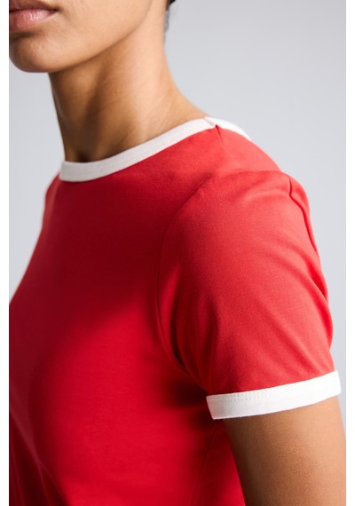 Defacto Slim Fit Bisiklet Yaka Kontrast Şeritli Sporcu Kısa Kollu Tişört H9760ax26hsrd172 Kırmızı-rd172 Defacto Slim Fit Bisiklet Yaka Kontrast Şeritli Sporcu Kısa Kollu Tişört H9760ax26hsrd172 Kırmızı-rd172