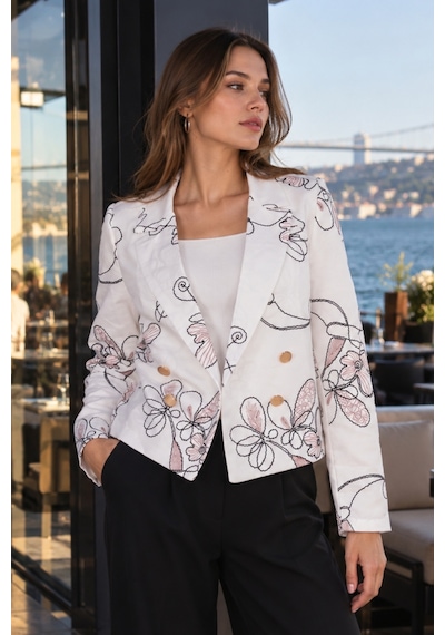 Armonika Kadın Beyaz Kruvaze Yaka Desenli Crop Ceket Arm-27k001025