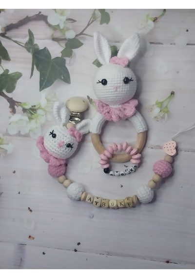 Baby Happiness Amigurumi Tavsan Cingirakli Diskasiyici Özel İsimli Emzik Zinciri Bileklik