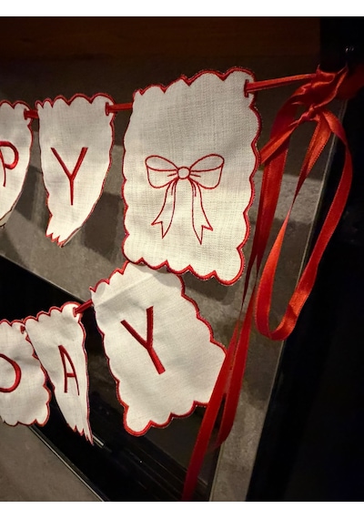 Tly Home Gardenya Keten Kırmızı Nakışlı Happy Birthday Doğum Günü Flaması Fiyonk Detaylı, Her Parça 12 15 Cm "