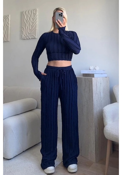 Trend Alisse Lacivert Kışlık Premium Fitilli Parmak Geçmeli Crop Bluz Bol Paça Pantolon Takımı Trend Alisse Lacivert Kışlık Premium Fitilli Parmak Geçmeli Crop Bluz Bol Paça Pantolon Takımı