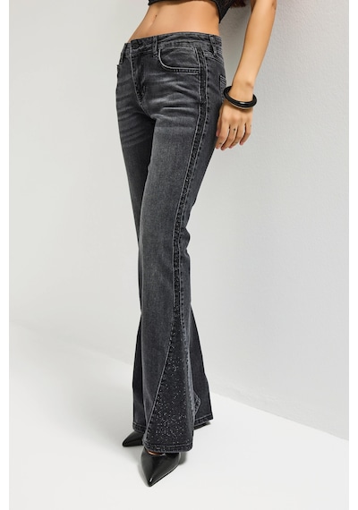 it's basic Kadın Koyu Füme T-2s6-1 Flare Fit Paçası Parlak Taşlı Özel Tasarım Denim Jean it's basic Kadın Koyu Füme T-2s6-1 Flare Fit Paçası Parlak Taşlı Özel Tasarım Denim Jean