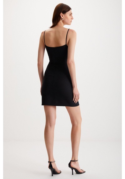 ETHIQUET MANUE A Kadın Kalın Dokuma İnterlok Kumaşlı Vücüdü saran Bodycon Kalp Yaka Siyah Elbise