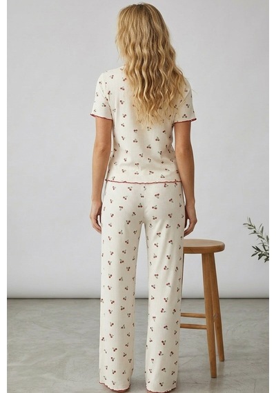 Siyah İnci Yumuşak Tuşe Yazlık Fitilli Pamuklu Örme Pijama Takım 7994 Kiraz Siyah İnci Yumuşak Tuşe Yazlık Fitilli Pamuklu Örme Pijama Takım 7994 Kiraz