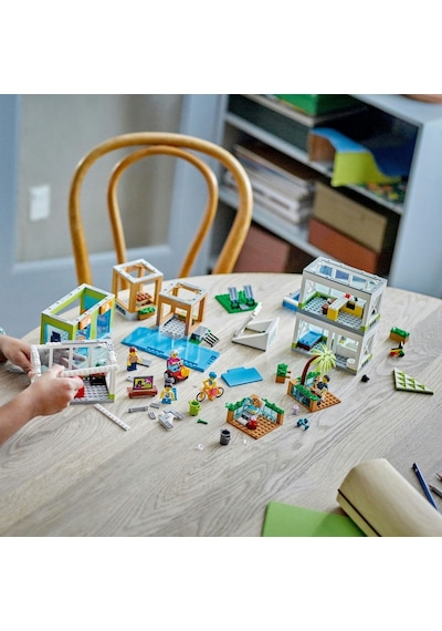 LEGO® City 60365 Apartman Binası 688 Parça