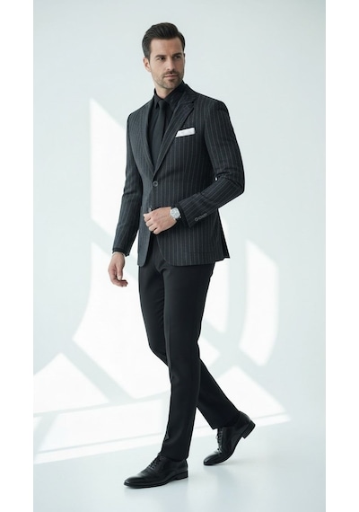 Plus Scorpion Erkek Slim Fit Siyah Çizgili Blazer Ceket Tek Düğmeli, Çift Yırtmaçlı, Torba Cepli Siyah Plus Scorpion Erkek Slim Fit Siyah Çizgili Blazer Ceket Tek Düğmeli, Çift Yırtmaçlı, Torba Cepli Siyah