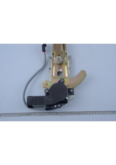 Mitsubishi L300 Motorlu Sağ Cam Krikosu Mb421450