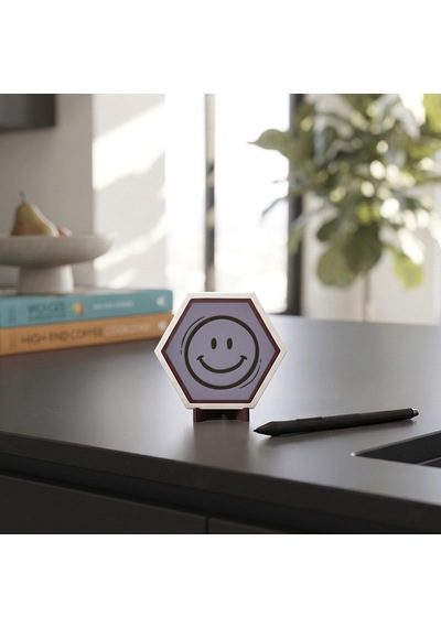 Modern Mutlu Yüz Tasarımlı Masaüstü Objesi Çalışma Alanınıza Özgünlük Katan Estetik Ve Şık Bir Dekorasyon 10x10 Cm, Mor