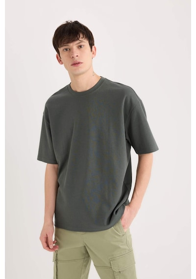 DeFacto Oversize Geniş Kalıp Ütü Gerektirmeyen Bisiklet Yaka Kısa Kollu Basic Düz Ağır Kumaş Tişört X3926AZ25SPGN498 DeFacto Oversize Geniş Kalıp Ütü Gerektirmeyen Bisiklet Yaka Kısa Kollu Basic Düz Ağır Kumaş Tişört X3926AZ25SPGN498