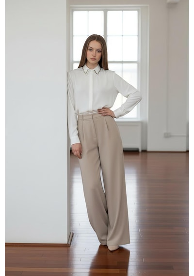 Pera Moda Yakası Taşlı Basic İç Göstermeyen Şık Gömlek Beyaz