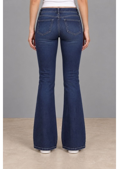 Cedy Denim Cedy Denım Kadın Çift Düğmeli Düşük Bel Bootcut Kalıp Likralı Jean Pantolon Özel Tasarım Cepli C650 Lacivert Cedy Denim Cedy Denım Kadın Çift Düğmeli Düşük Bel Bootcut Kalıp Likralı Jean Pantolon Özel Tasarım Cepli C650 Lacivert