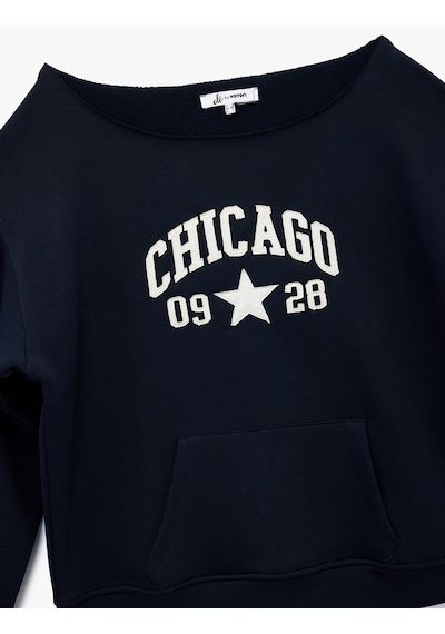Koton Nakışlı Şardonlu Kanguru Cepli Kayık Yaka Oversize Sweatshirt Lacivert 6wal10461ık Lacivert Koton Nakışlı Şardonlu Kanguru Cepli Kayık Yaka Oversize Sweatshirt Lacivert 6wal10461ık Lacivert