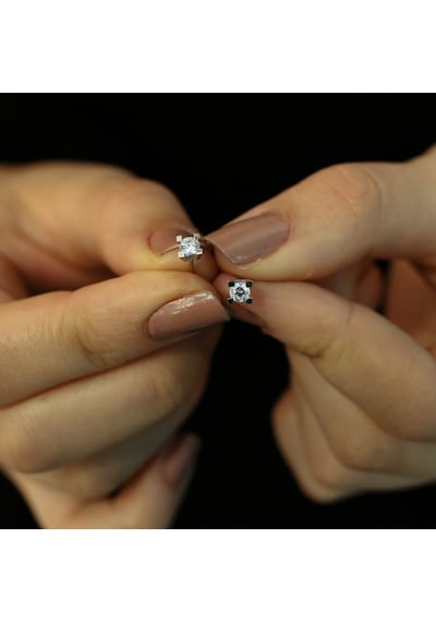 Lova F Renk 0.40 Karat Pırlanta Tektaş Küpe - 3010002