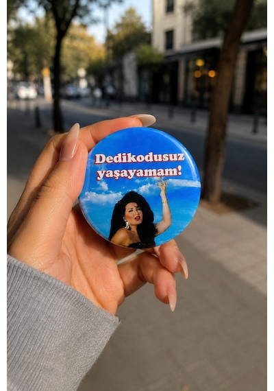 Mashspot Dedikodusuz Yaşayamam 4 Lü Türk Pop Magazin Rozet Seti 58 Mm Komik Sözlü Çanta Rozetleri Çok Renkli