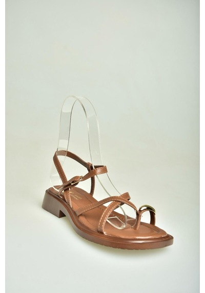 Fox Shoes U267763509 Taba Alçak Topuklu Gold Yüzük Detaylı Kadın Sandalet Taba-suni Deri