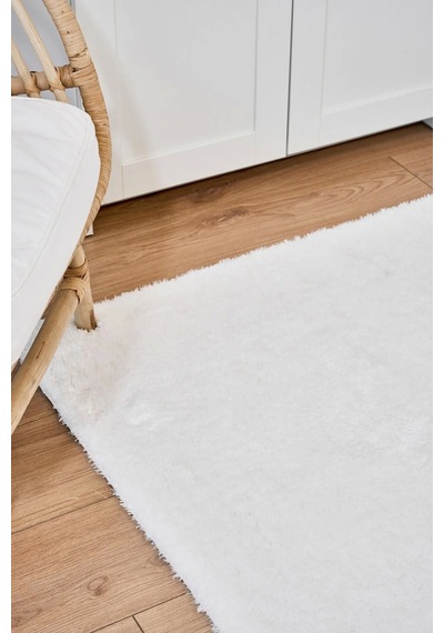 Apex Halı Beyaz Peluş Dokulu Kaydırmaz Dekoratif Halı Beyaz