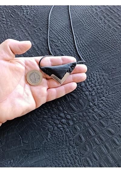 Kayı Cevşen Dualı Üçgen Kolye Muska Hakiki Deri Metal Korumalı Gümüş
