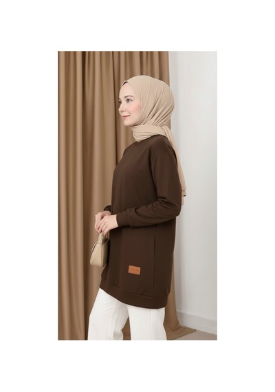 Unika Boutique Kadın Bisiklet Yaka Tesettür Yırtmaçlı Armalı Tunik Sweat Sweatshirt Kahverengi
