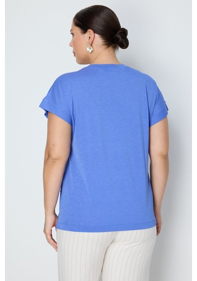 On Kadın Büyük Beden V Yaka Parçalı T-shirt 71476 Indigo